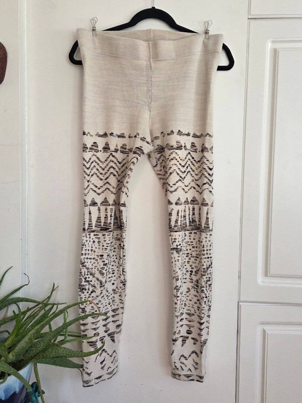 Free People Boho Printed Leggings – Soft Knit Lounge Pants 🤍